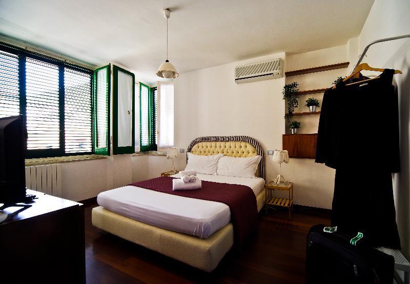 Bed And Travel Apartment Dogana Regia 15 Salerno Luaran gambar
