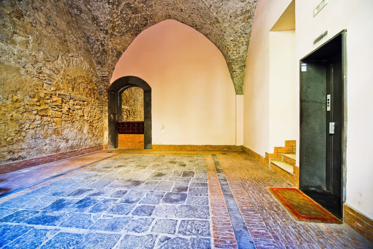 Bed And Travel Apartment Dogana Regia 15 Salerno Luaran gambar