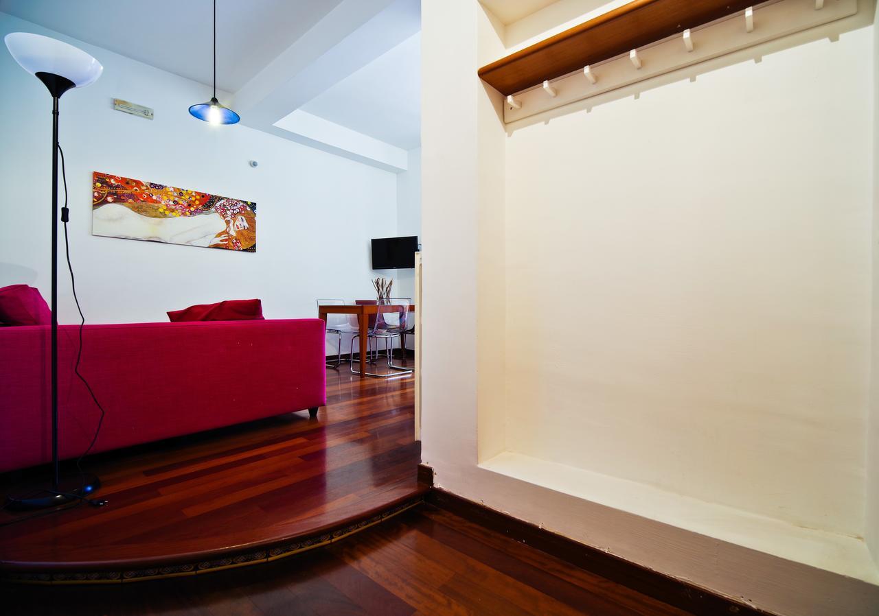 Bed And Travel Apartment Dogana Regia 15 Salerno Luaran gambar