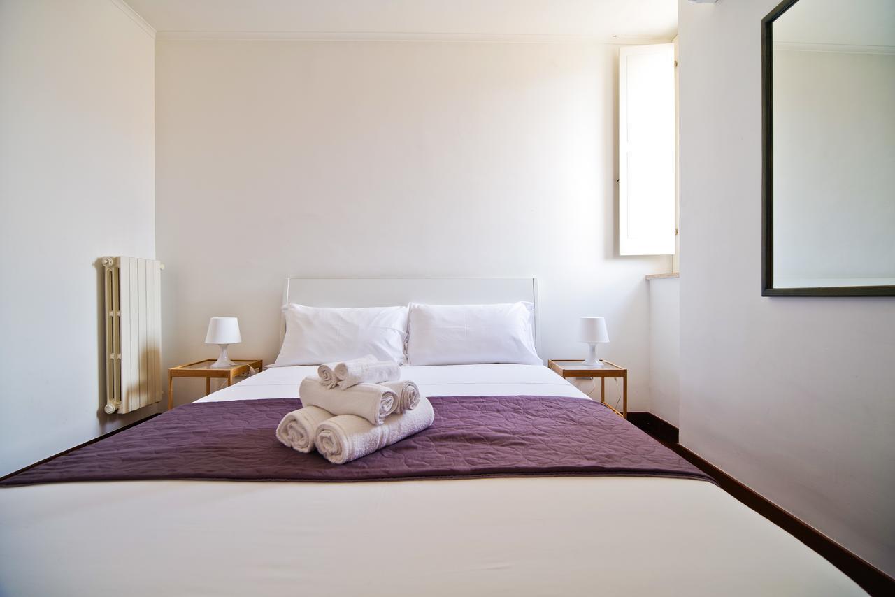 Bed And Travel Apartment Dogana Regia 15 Salerno Luaran gambar